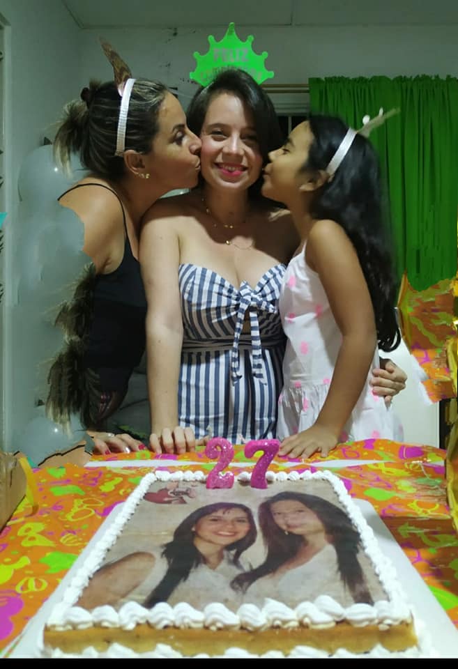 Lina Trujillo, la homenajeada e Isabel Polanco.